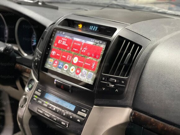 Штатная магнитола Toyota LC 200 (2007-2015), Megabox 1057